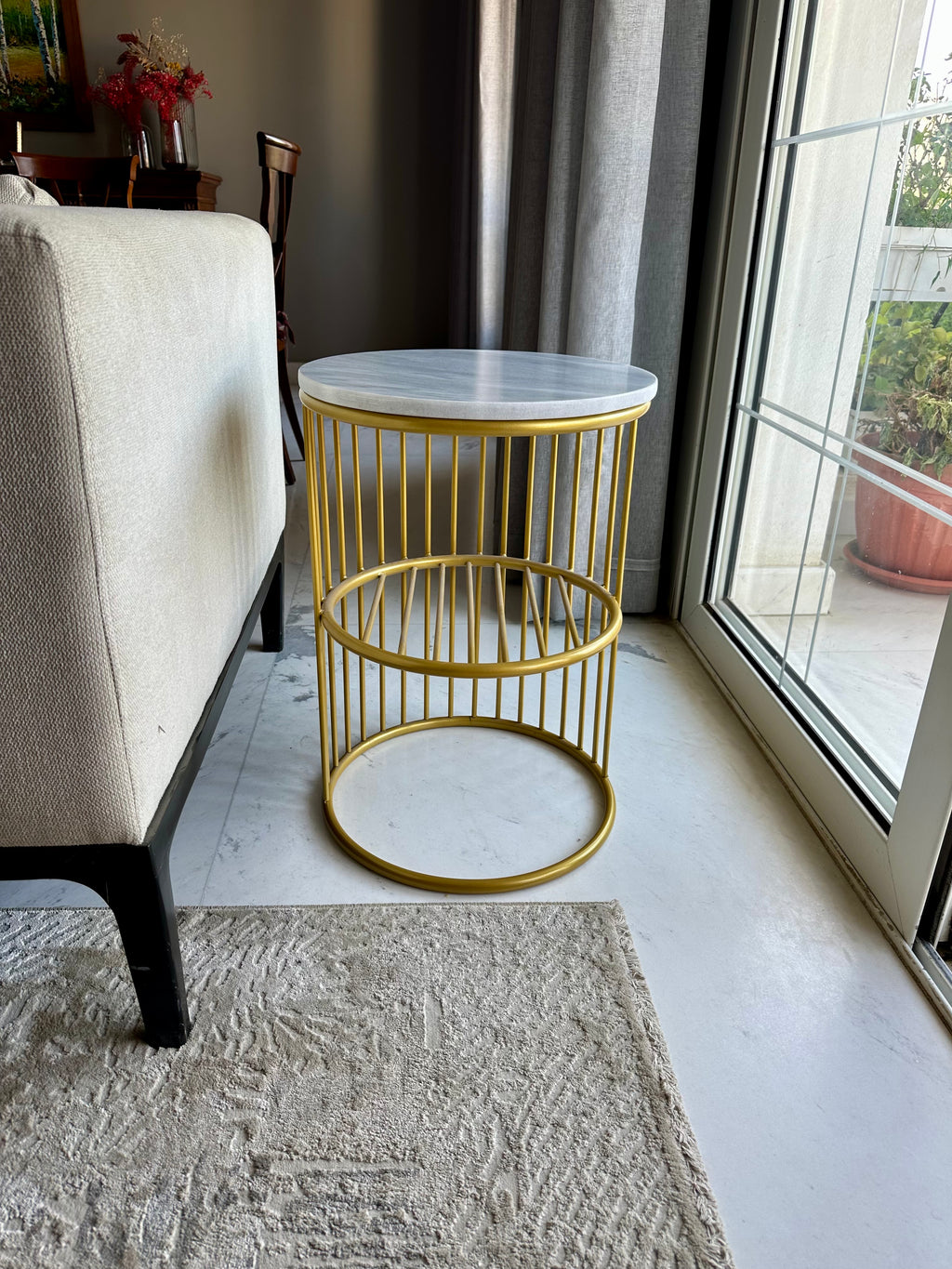 Carrara Elegance – Side Table